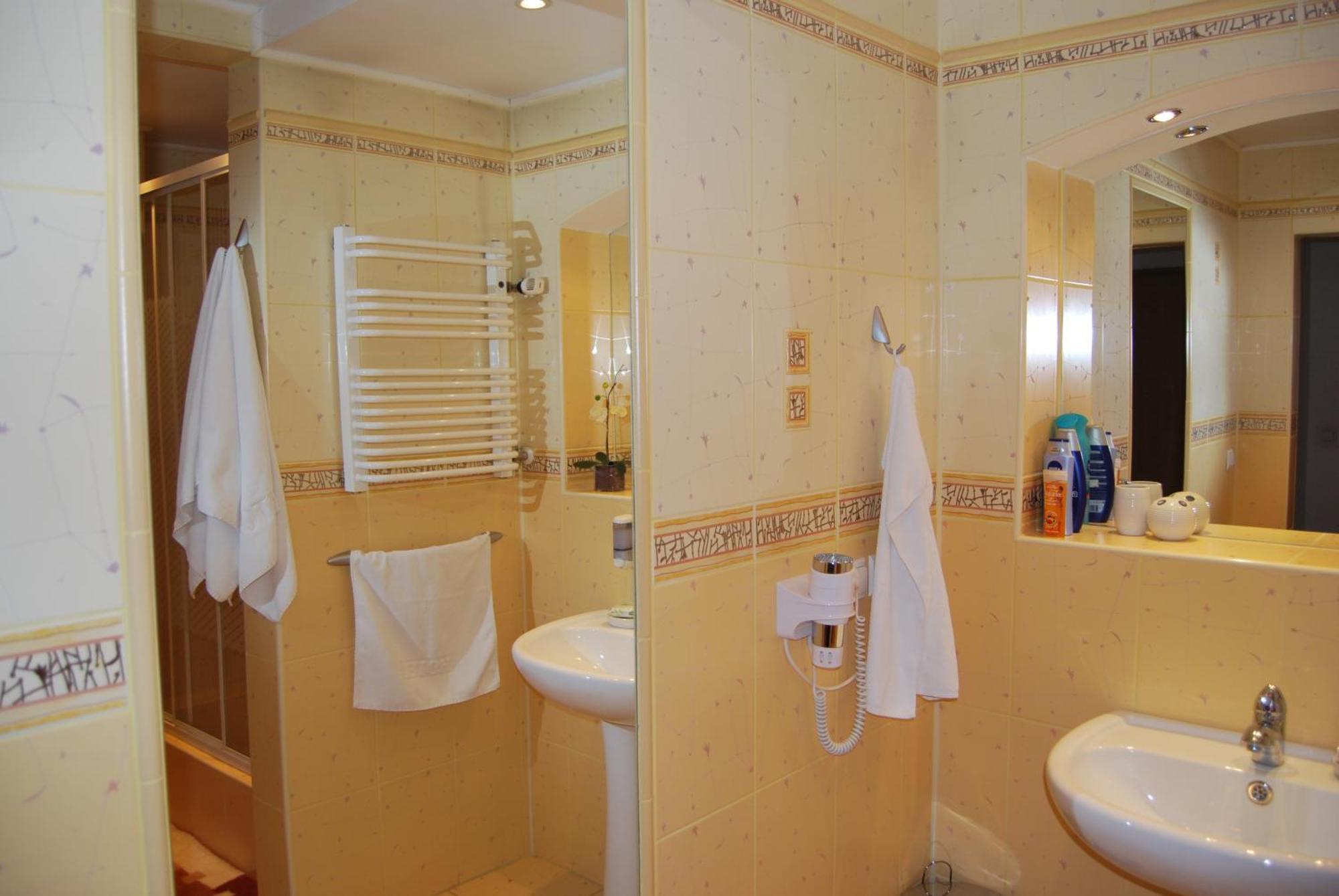 Hotel W Dobieszkowie Stryków Quarto foto
